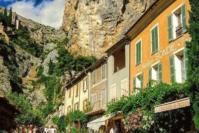 Moustiers-Ste.Marie-(Alta Provenza)
