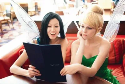 en el restaurante despues del concurso jigsaw puzzle