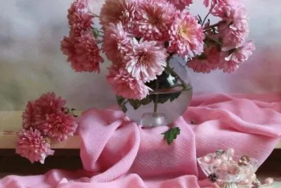 Pink Pearls and Dahlias