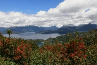 Lago Correntoso. NeuquÃ©n. Argentina jigsaw puzzle
