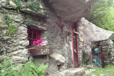 maslana - casa nella roccia