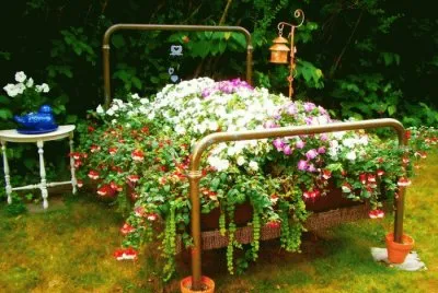 Creative Vintage Bed Garden Planter