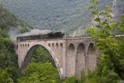 trains (5)