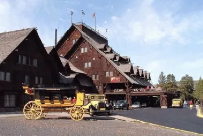 old faithfull inn in yellowstone park