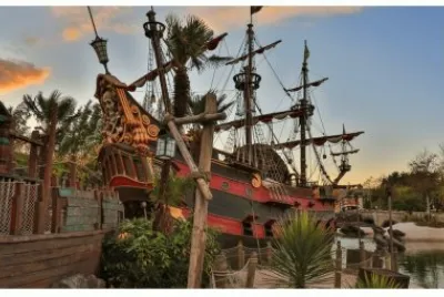 Disneyland Paris Hook Jolly Roger