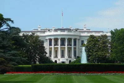 The_White_House_II_by_xLivingDeadGirl jigsaw puzzle