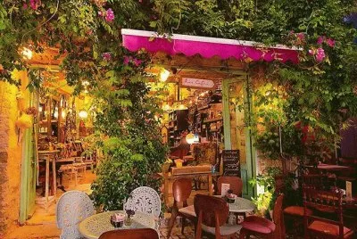 Bonita terraza para tomar una copa