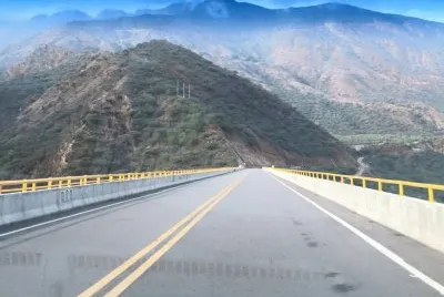 puente sobre el rio sogamoso