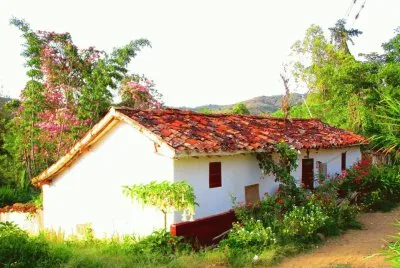 casa con jardines