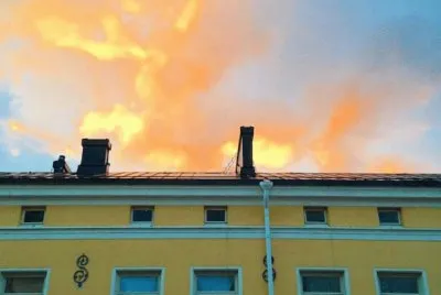 Cielo y fachada de una casa en Helsinki