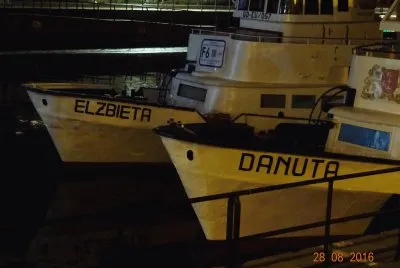 Zwei MÃ¤dels bei Nacht