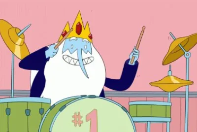 Rey Helado tocando la baterÃ­a