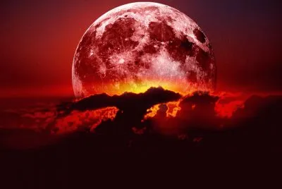 LUNA ROJA