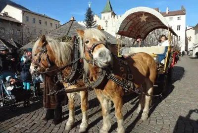 Am Weihnachtsmarkt in Brixen jigsaw puzzle