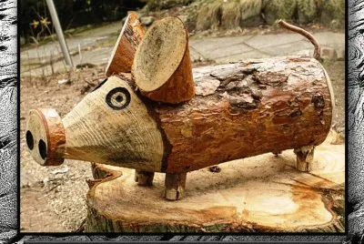 CERDITO EN MADERA - A QUE ESTA BIEN TRABAJADO