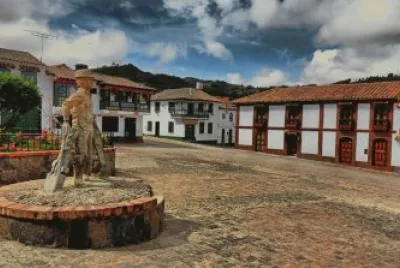 Plaza central MonguÃ­