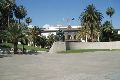 Momunmento a GaldÃ³s. Las Palmas GC