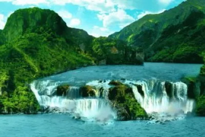 Selva con cachoeira-Brasil