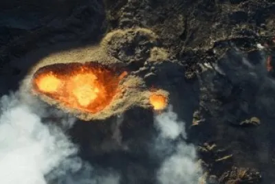 VolcÃ¡n PitÃ³n de la Fournaise, por DroneCopters jigsaw puzzle