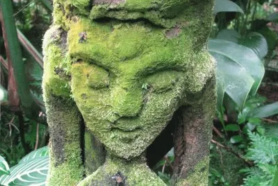 Garden totem, Singapore jigsaw puzzle
