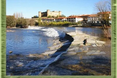 EL BARCO DE ÃVILA (ÃVILA) â€“ RIO TORMES Y CASTILLO jigsaw puzzle