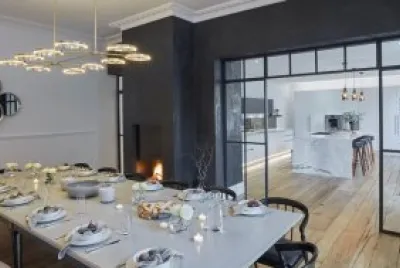 Cocina con vistas por Cherie Lee Interiors
