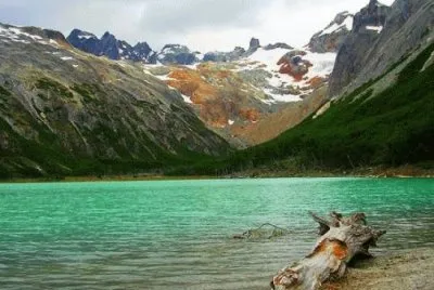 Laguna Esmeralda. Tierra del Fuego. Argentina jigsaw puzzle