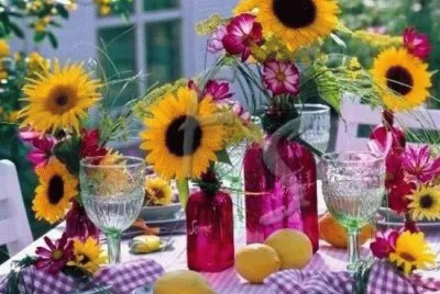 Sunflower Party Table on Purple Gingham
