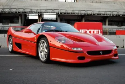 Auto 1996 Ferrari F50 513 HP