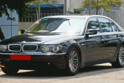 Auto 2002 BMW 7-Series