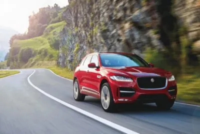 Auto 2017 Jaguar F-Pace 340 HP