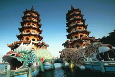 å°ç£é«˜é›„è“®æ± æ½­