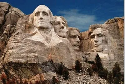MONUMENTOS EN PIEDRA