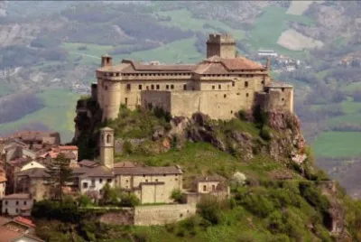 פאזל של castillo-de-bardi-italia