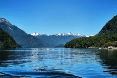 Lago Futalaufquen. Chubut. Argentina jigsaw puzzle