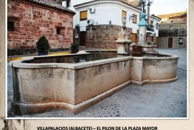 VILLAPALACIOS (ALBACETE) â€“ PILON DE LA PLAZA MAYOR