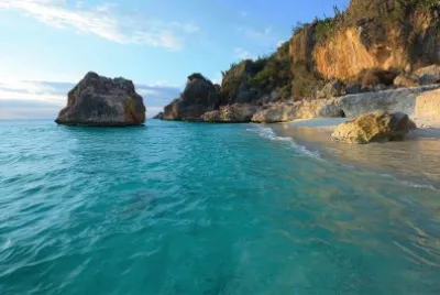 Playa Bahia de las aguilas jigsaw puzzle