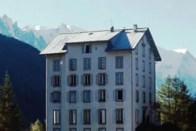 building jigsaw puzzle