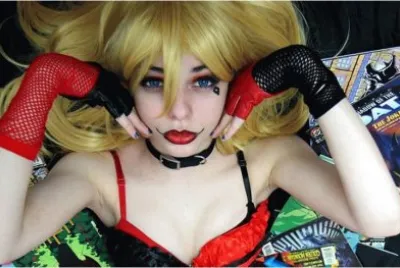 ojos azules sobre revistas