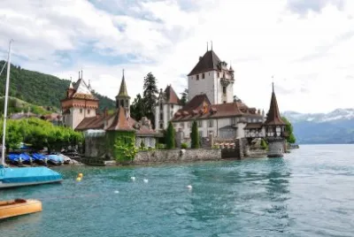 Castillo de Oberhofen Suiza jigsaw puzzle