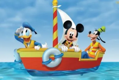 Mickey Mouse en bote