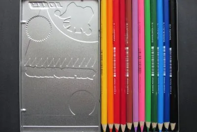 LÃ¡pices de colores- Caja de Chapa.jpg jigsaw puzzle