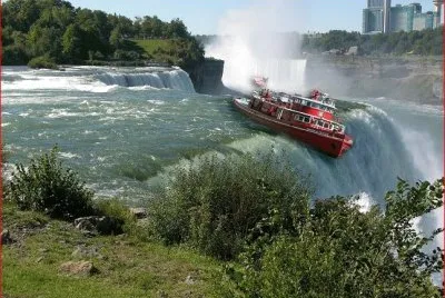 TURISTAS EN PELIGRO jigsaw puzzle