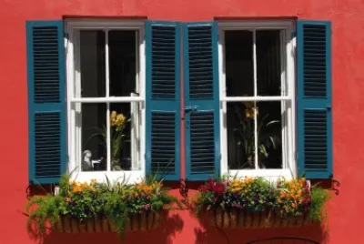 Casa con flores