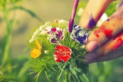 flores pintando colores