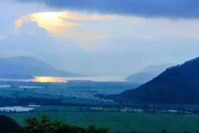 EL LAGO DE AMATITLAN GUATEMALA