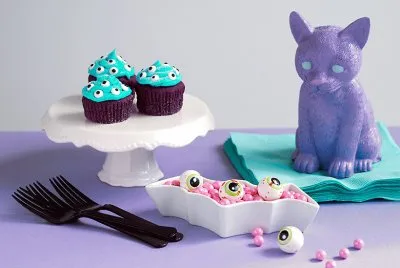 Pastel Goth Halloween Party Table
