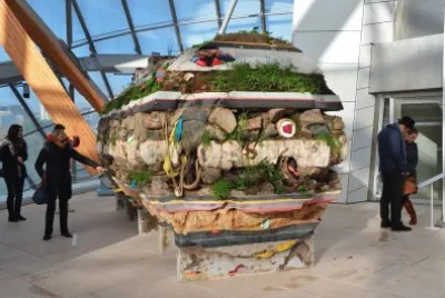 centre louis vuitton paris jigsaw puzzle