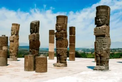 GIGANTES DE TULA jigsaw puzzle