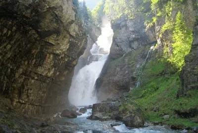Cascada de la Cueva
